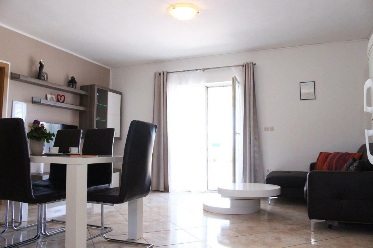 Apartments & Rooms Milena Vodice Exterior photo